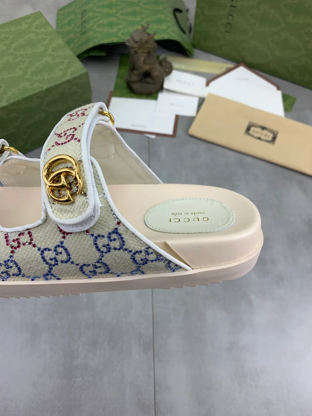 Men's shoes 💰P480💰[New model] High version 🎁🎁🎁 GUCCI New casual hot diamond slippers for the Year of the Snake, original official website, perfect workmanship, transmitting a kind of noble luxury, sublimating its definition of luxury in Gucci's high-end extraordinary craftsmanship. Original Gucci double G combination outsole, code number: 35-45, complete package